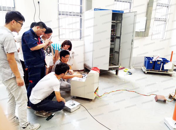 工頻耐壓試驗(yàn)裝置